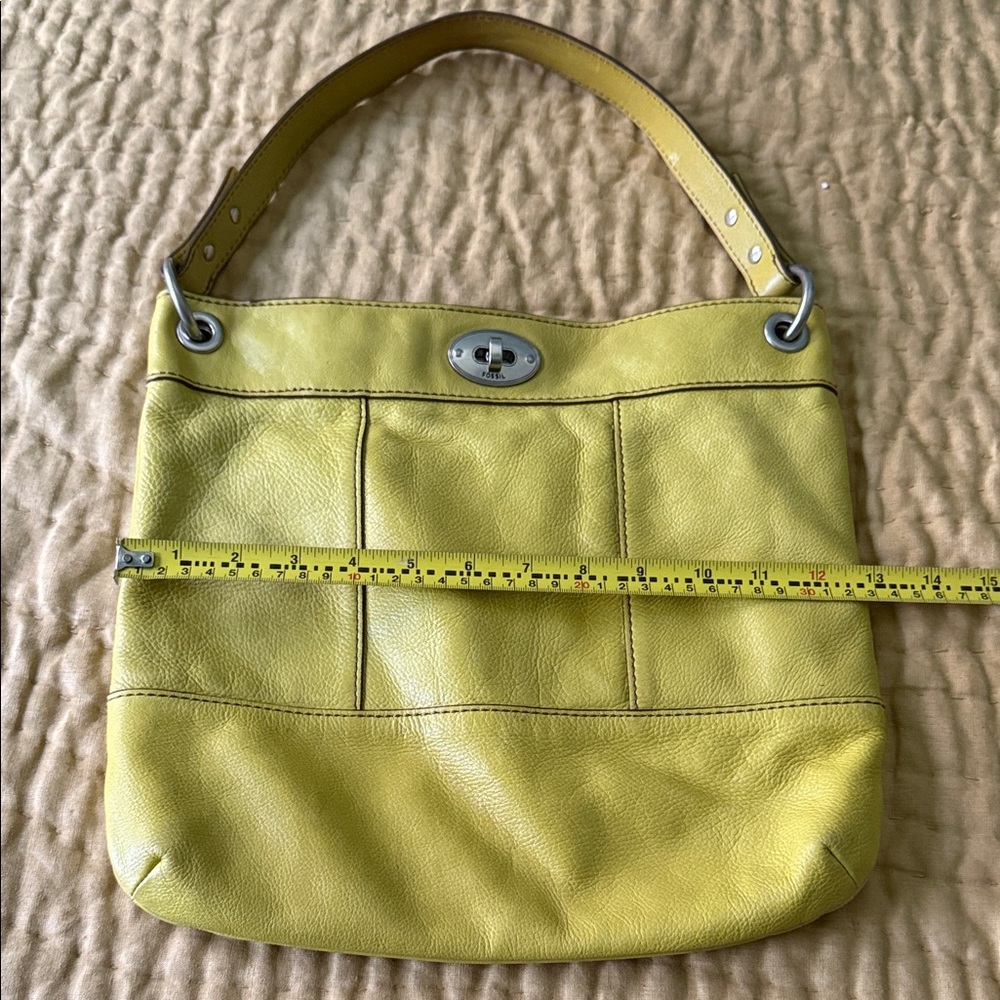 Stylish vintage Fossil Yellow Leather Shoulder Bag - Picture 3 of 6